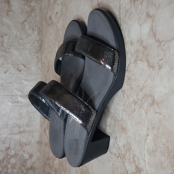 Naot Women's Dark Gray Silver Metallic Slide Sandals Size 11 - Picture 3 of 7